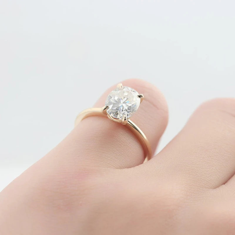 DRIFA | Oval Solitaire Moissanite Engagement Ring