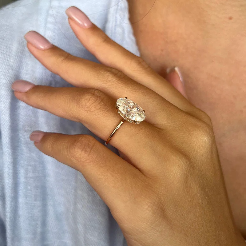 JAE | 6 Carat Crushed Ice Oval Cut