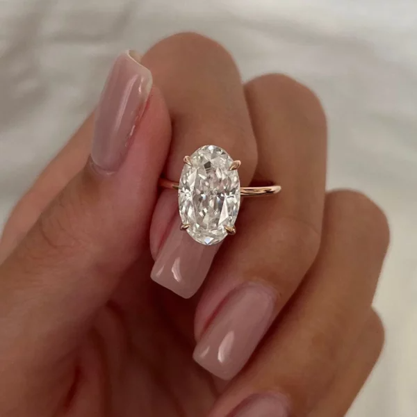 JAE | 6 Carat Crushed Ice Oval Cut