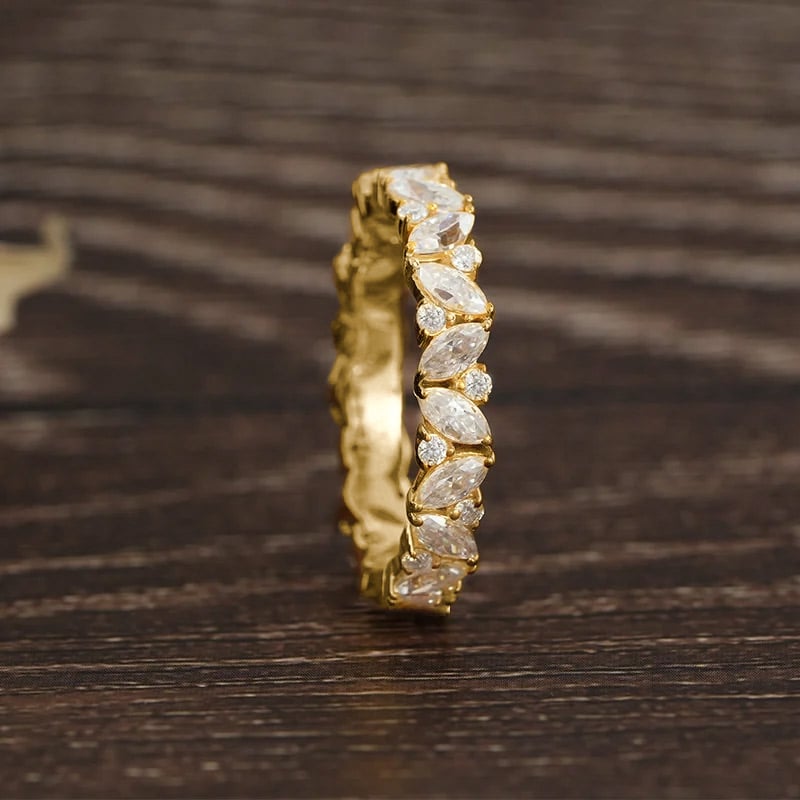ESTRA | Marquise Eternity Wedding Band Combination Marquise + Round Cut