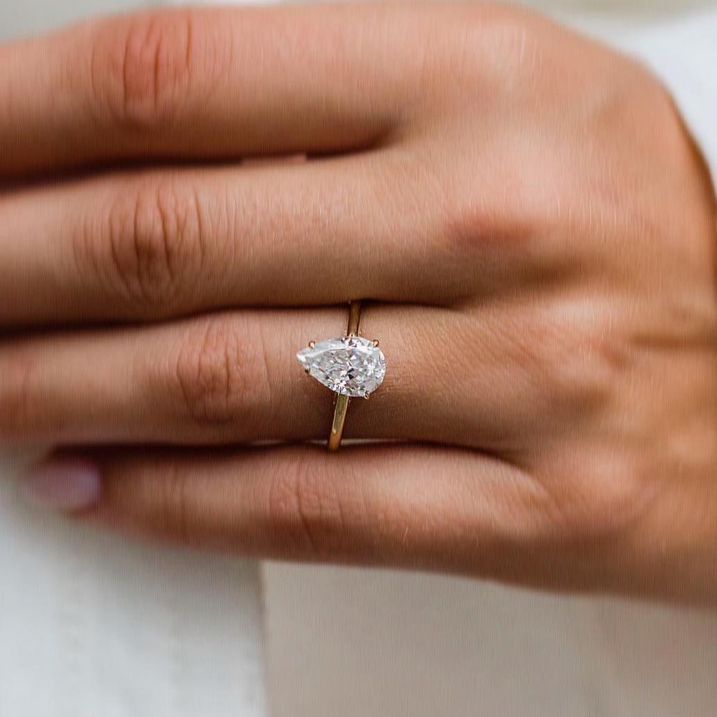 GISLA | Moissanite 2.35 Carat Crushed Ice Hybrid Pear Bague 14k Gold Solitaire Ring