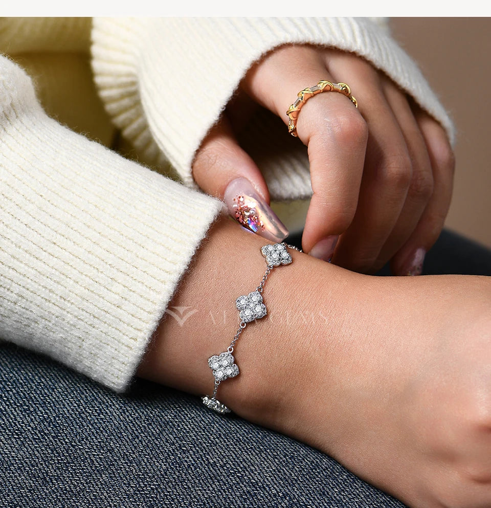 Clover Motif Moissanite Bracelet