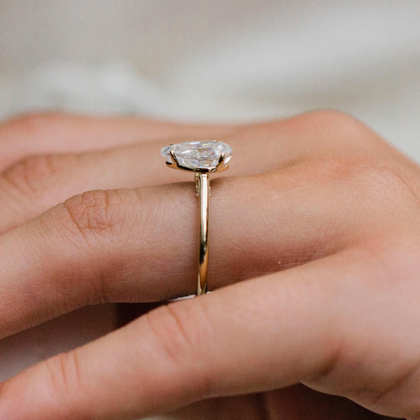 GISLA | Moissanite 2.35 Carat Crushed Ice Hybrid Pear Bague 14k Gold Solitaire Ring