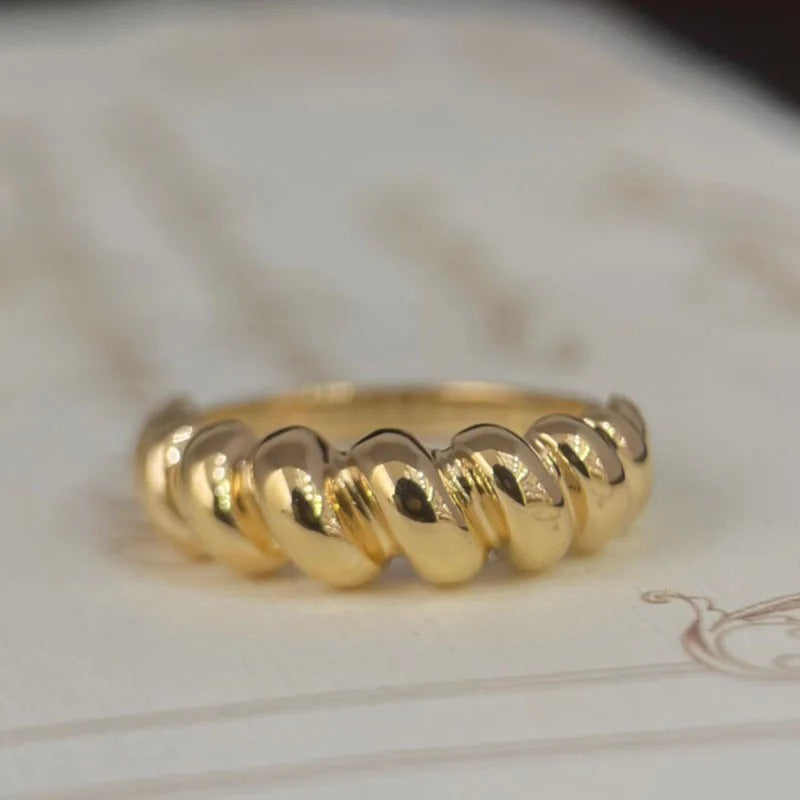 CALE | French Croissant Gold Ring