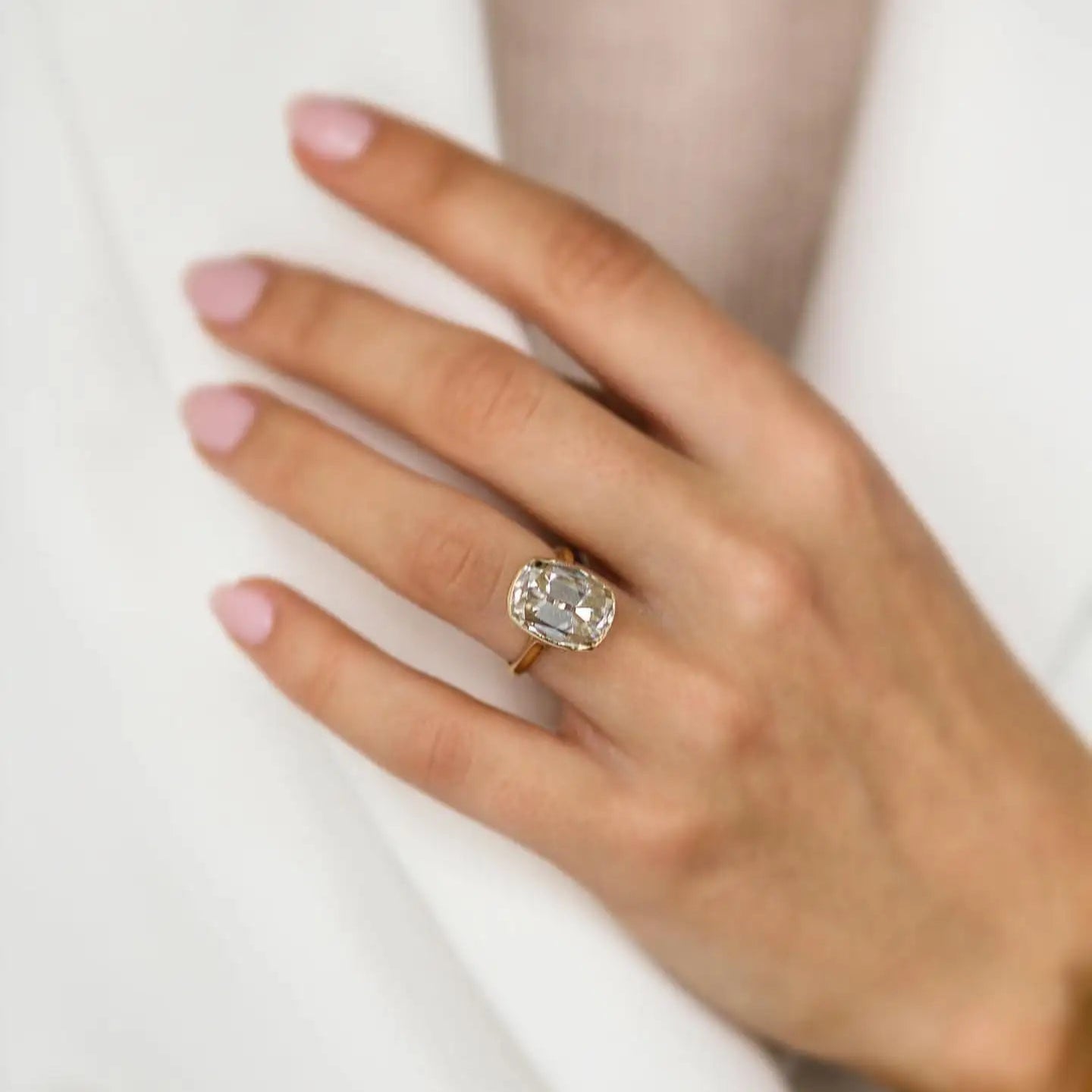 Taylor Swift engagement ring replica