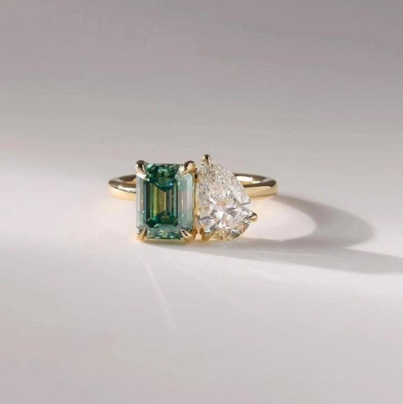 LYDIA | 2 Carat Toi Et Moi Green Emerald Cut & Pear Cut