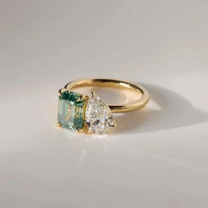 LYDIA | 2 Carat Toi Et Moi Green Emerald Cut & Pear Cut
