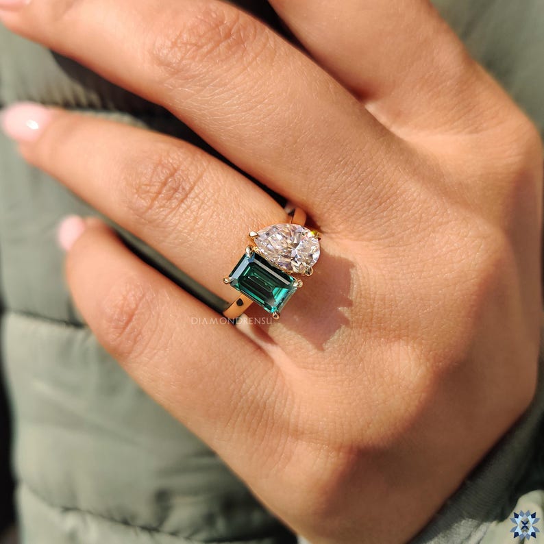 LYDIA | 2 Carat Toi Et Moi Green Emerald Cut & Pear Cut