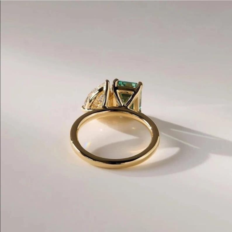 LYDIA | 2 Carat Toi Et Moi Green Emerald Cut & Pear Cut